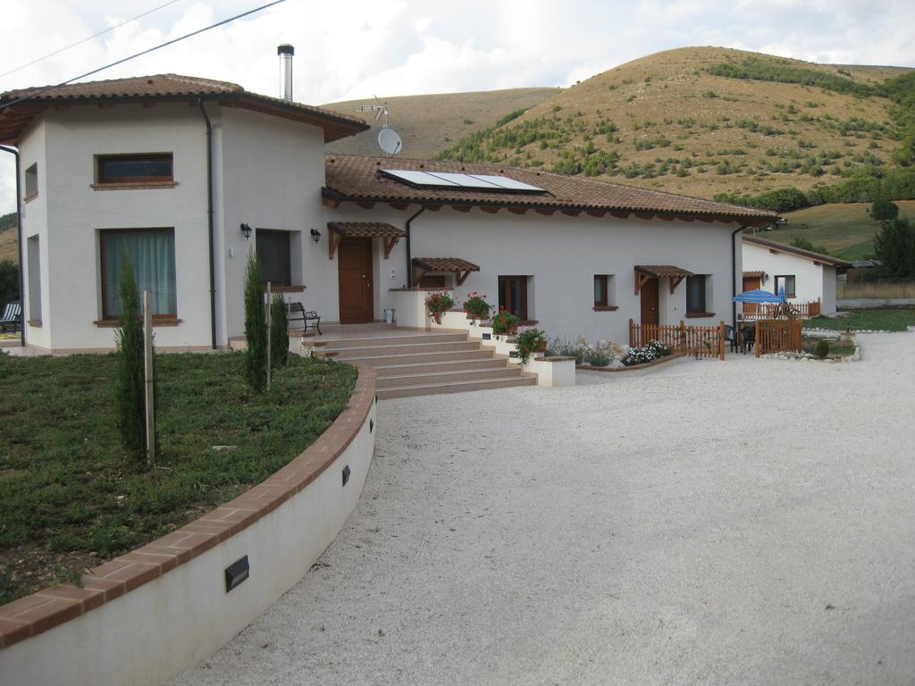 La Collina Di Peppino Bed & Breakfast Trasacco Exterior photo