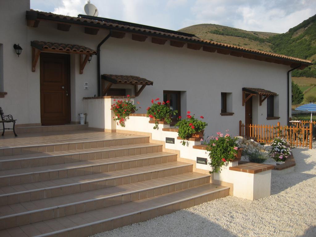 La Collina Di Peppino Bed & Breakfast Trasacco Exterior photo