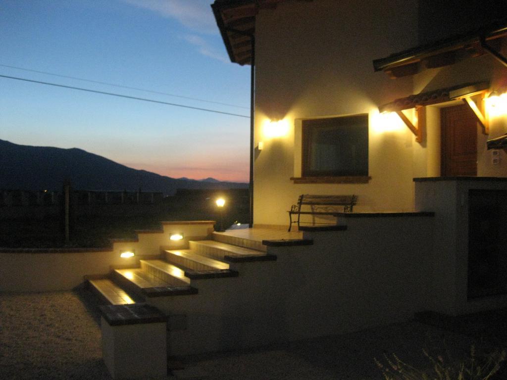 La Collina Di Peppino Bed & Breakfast Trasacco Exterior photo