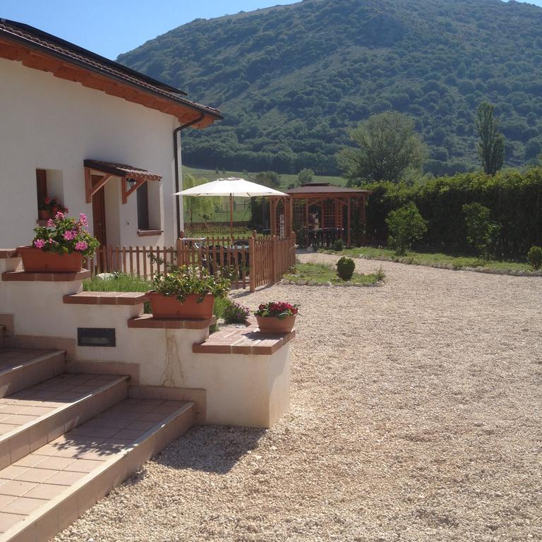 La Collina Di Peppino Bed & Breakfast Trasacco Exterior photo