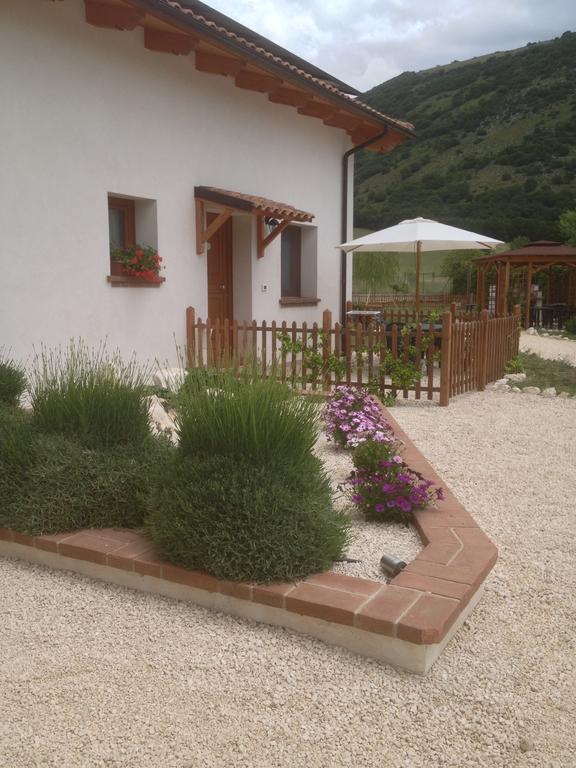 La Collina Di Peppino Bed & Breakfast Trasacco Exterior photo