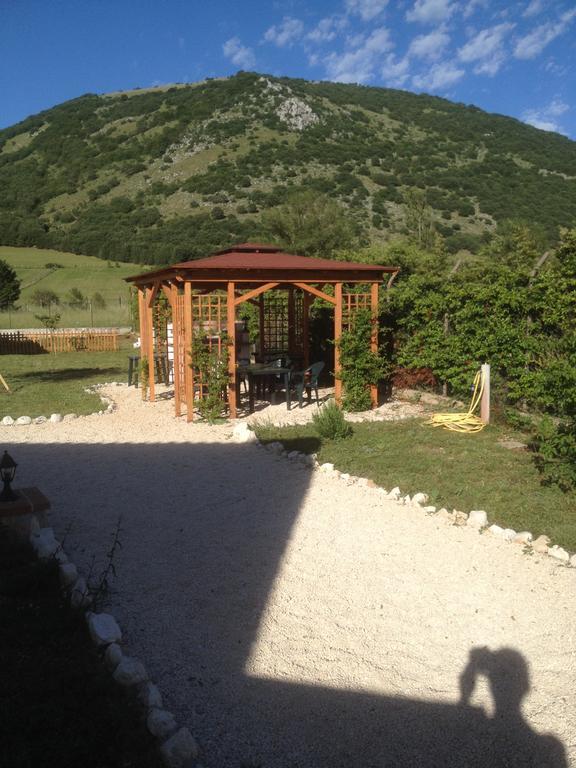 La Collina Di Peppino Bed & Breakfast Trasacco Exterior photo
